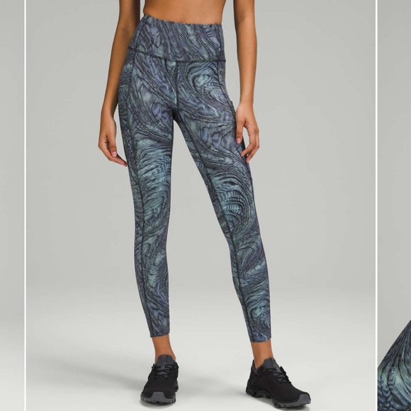 Lululemon Fast & Free dimensional Icing blue 25” tight leggings - Picture 2 of 10